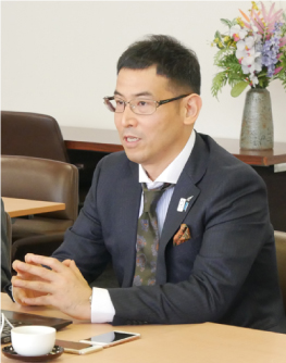 代表取締役社長　高橋　泰右氏